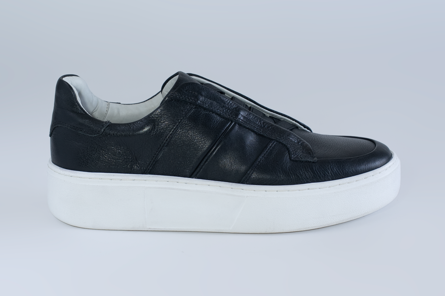 Sneaker Couro Preto